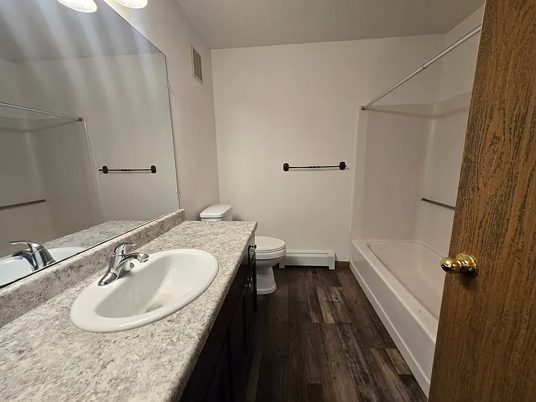Pebble Creek Apartments — Photo 26