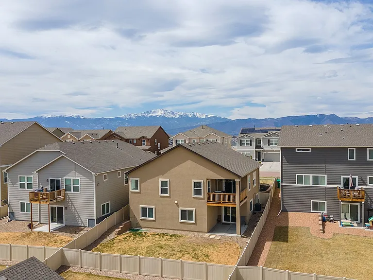 8141 Misty Moon Dr — Photo 31