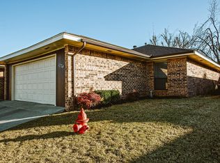1724 Lionsgate Cir, Bethany, OK 73008