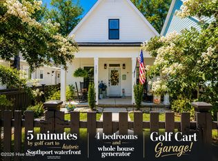 1107 N Caswell Avenue, Southport, NC 28461