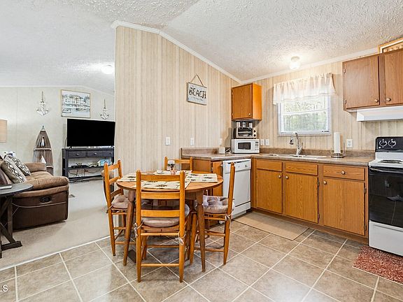 4th image of 3 Shamrock Rd