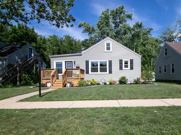 214 S Hickory St, Manteno, IL 60950