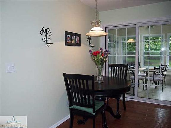5th image of 4445 Eastway Dr