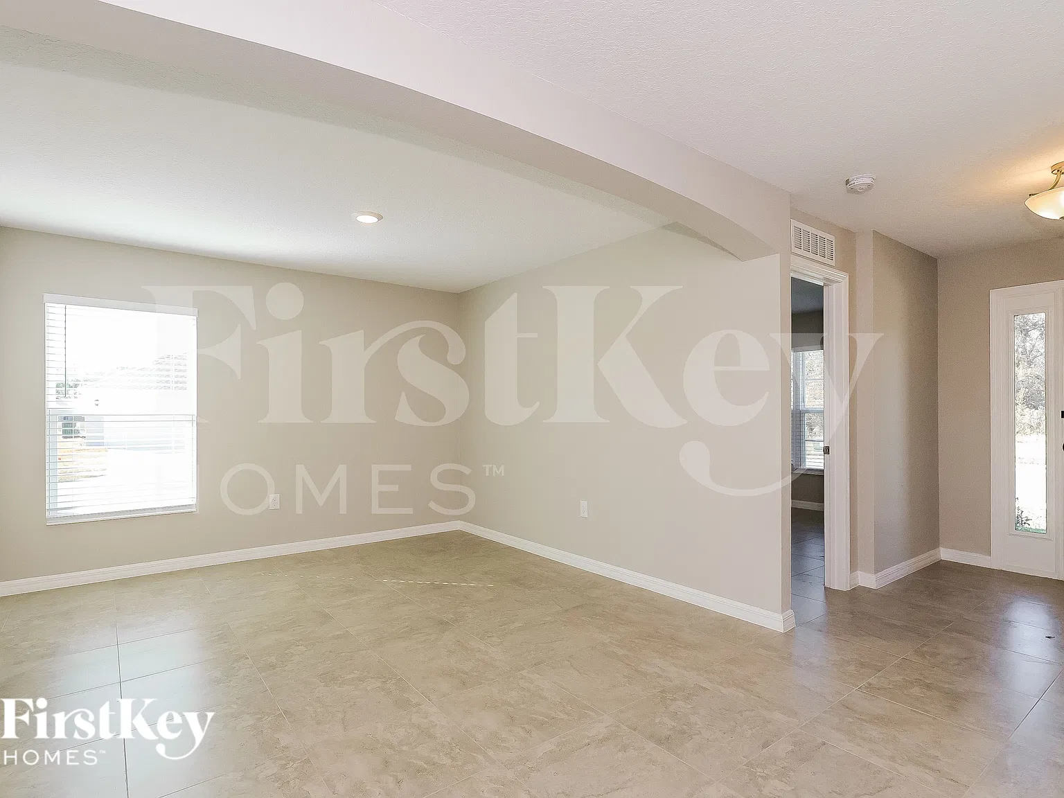 4 bed, 2.0 bath, 2110 sqft, $2,045 — Photo 3