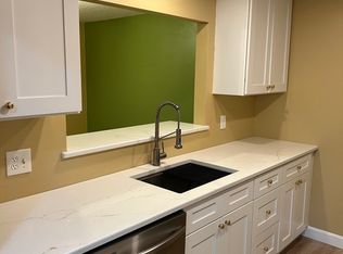 1 Marc Dr APT 1A11, Plymouth, MA 02360