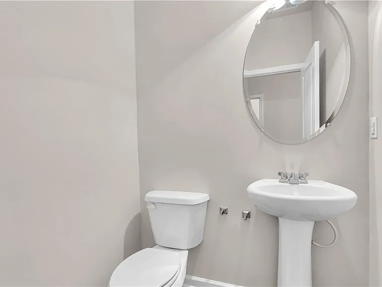 4488 Ravenwood Dr — Photo 26