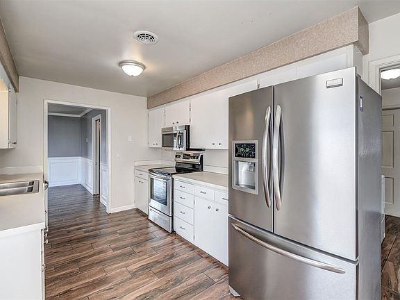 4th image of 1514 W 27th Ave