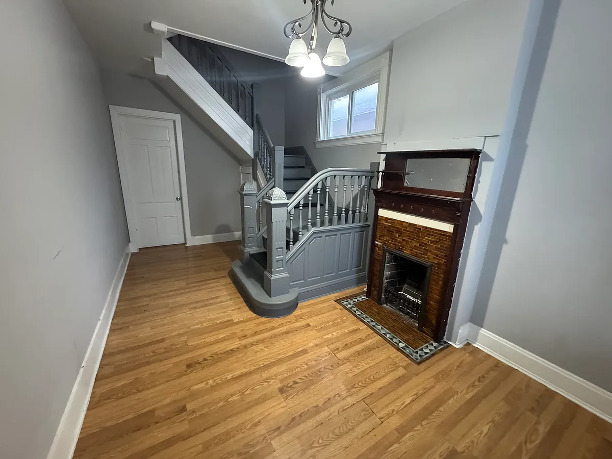 Entry Way - 1910 Grand Blvd #2