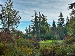 963 Little Valley Ln, Freeland, WA 98249