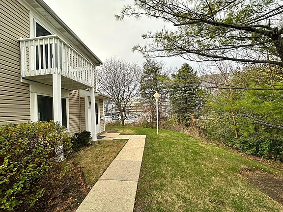 3rd image of 1574 Cornell Cir