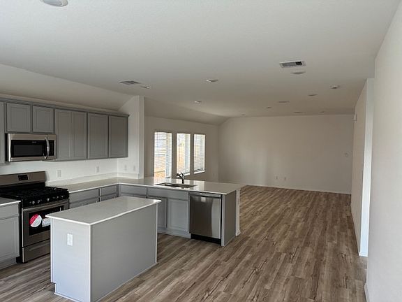 4th image of 7507 Bartoncliff Dr