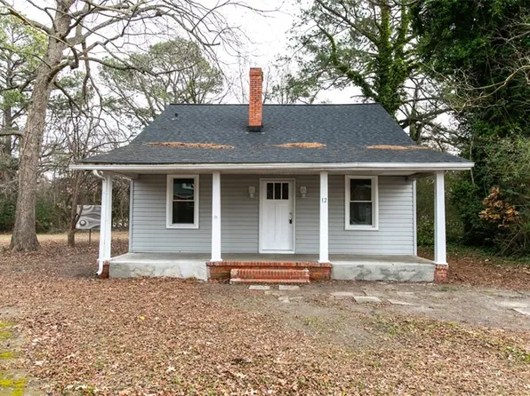 12 Peters Ln, Newport News, VA 23606