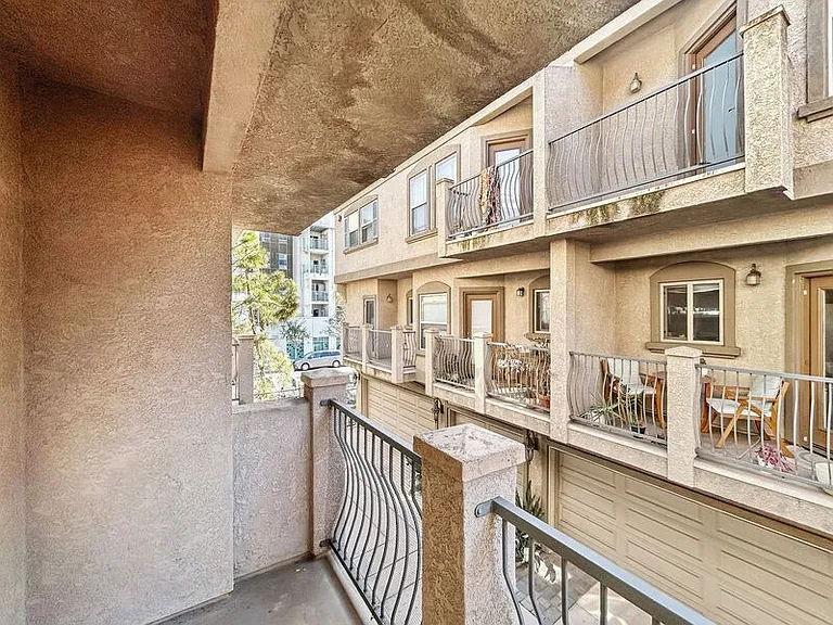 3938 Iowa St — Photo 18