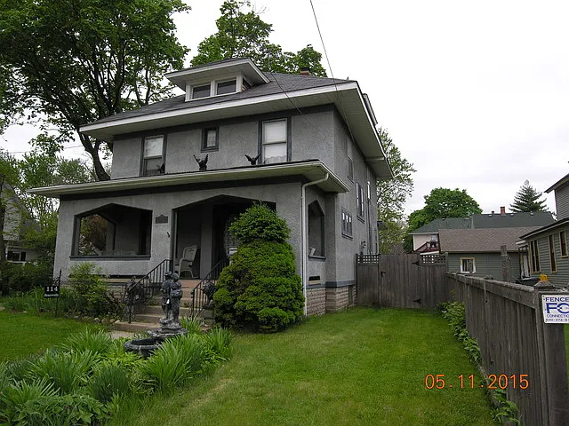 114 N Liberty St photo 1