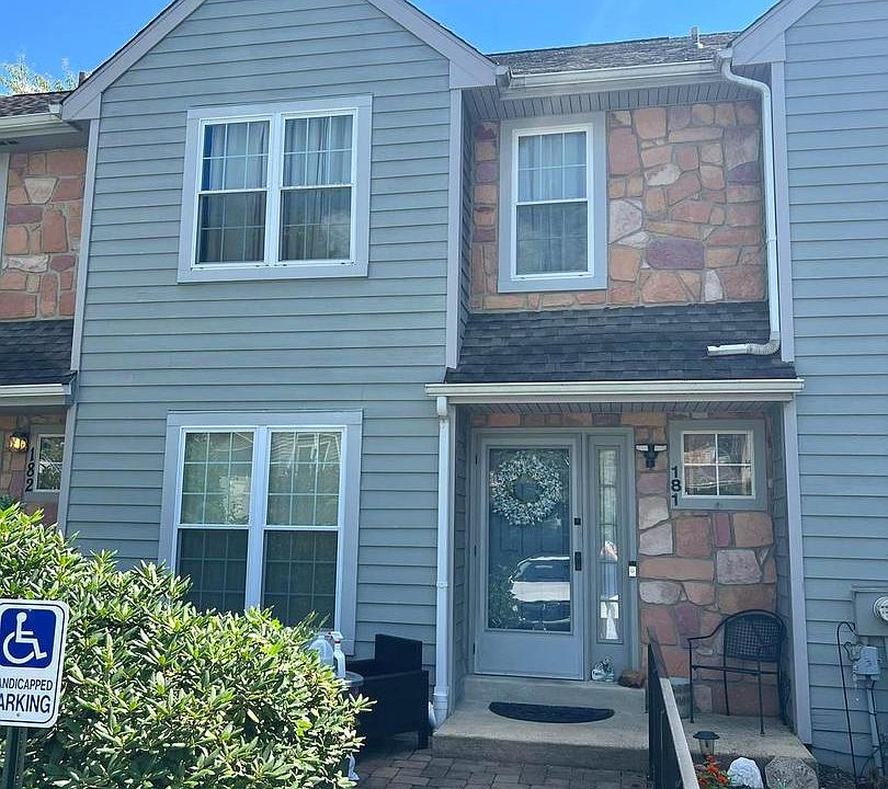 1st image of 181 Nottingham Ct