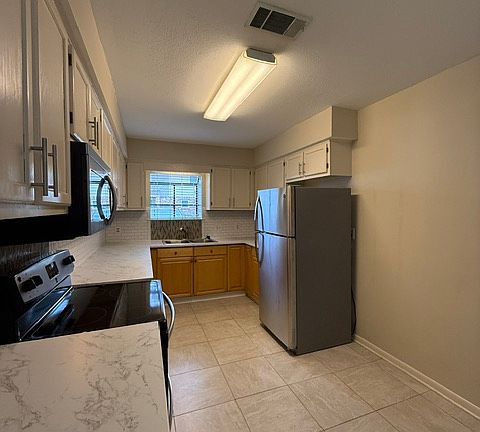 4th image of 940 Central Ave #9-1