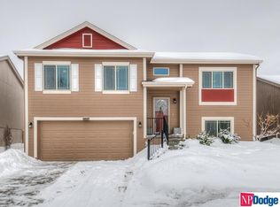 14537 Grebe St, Bennington, NE 68007