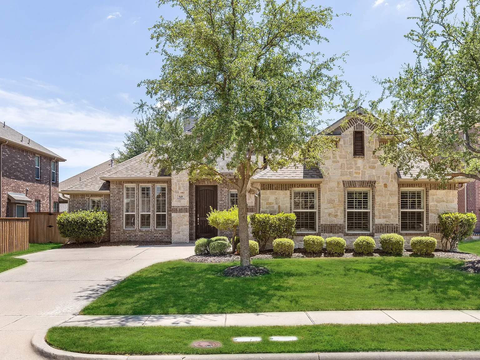 4 bed, 2698 sqft, $8,262 — Photo 1