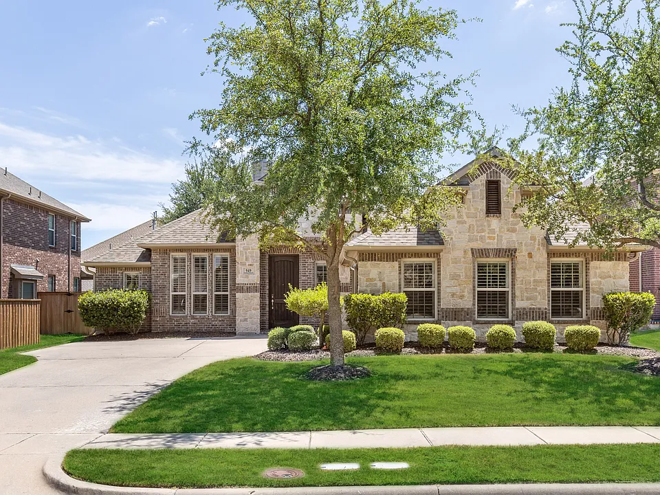 949 Falcon Dr