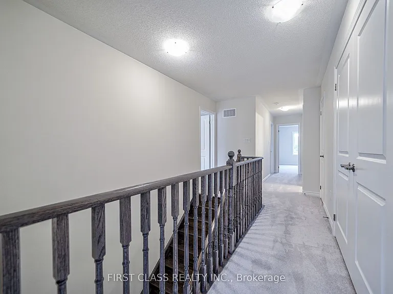 61 Kenneth Rogers Cres — Photo 23
