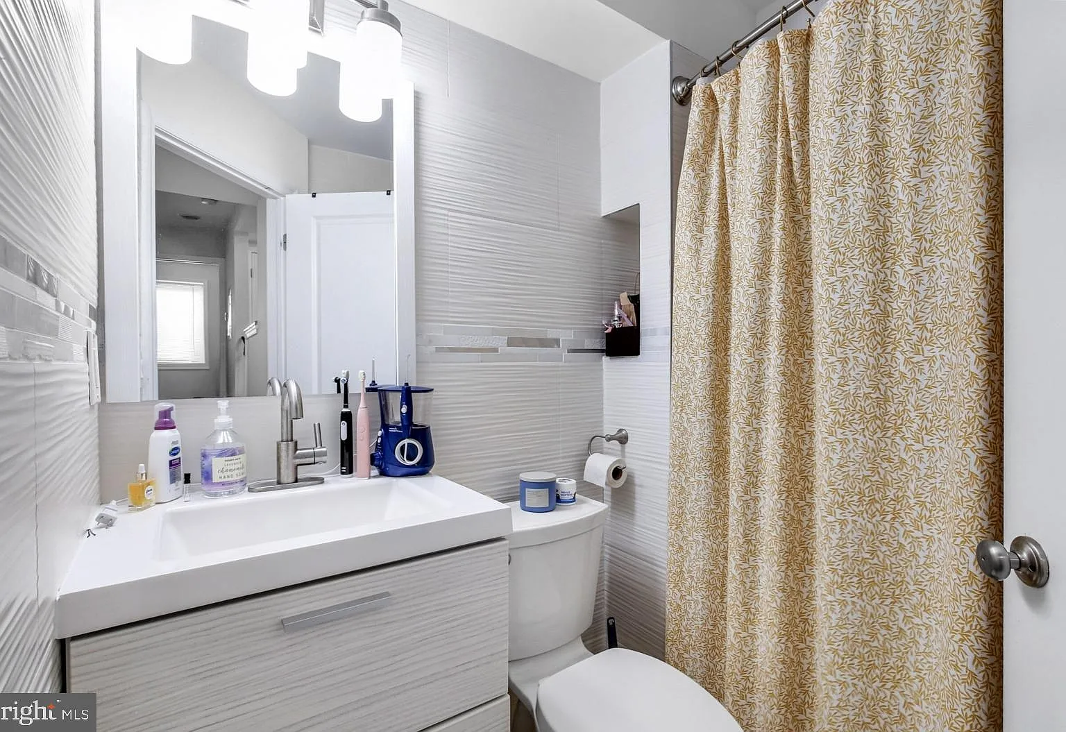 2 bed, 2.0 bath, 1428 sqft, $1,695 — Photo 4