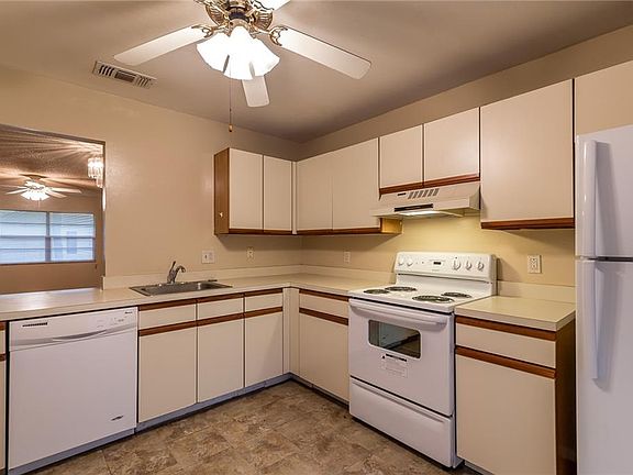 2nd image of 4024 Diamond Leaf Ct