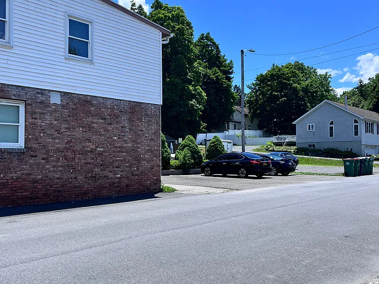 8 Clapp Ave #8 — Photo 9