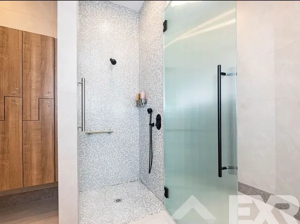 2230 Cropsey Avenue image 30 of 59