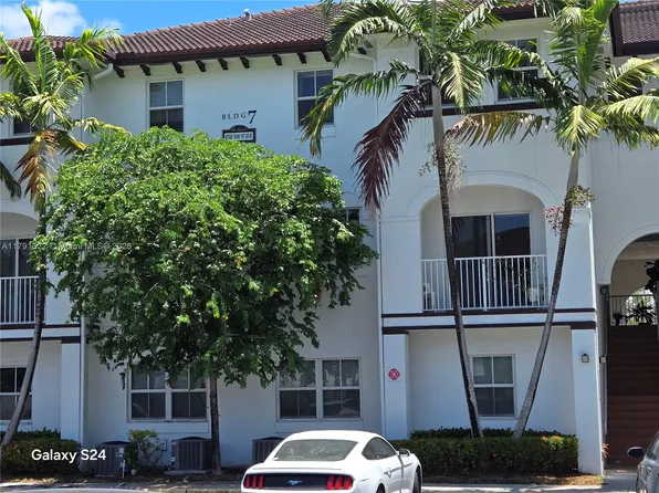 8740 NW 97th Ave APT 203, Doral, FL 33178