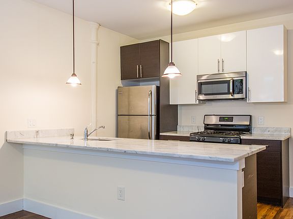 4th image of 95 Montgomery St APT 302