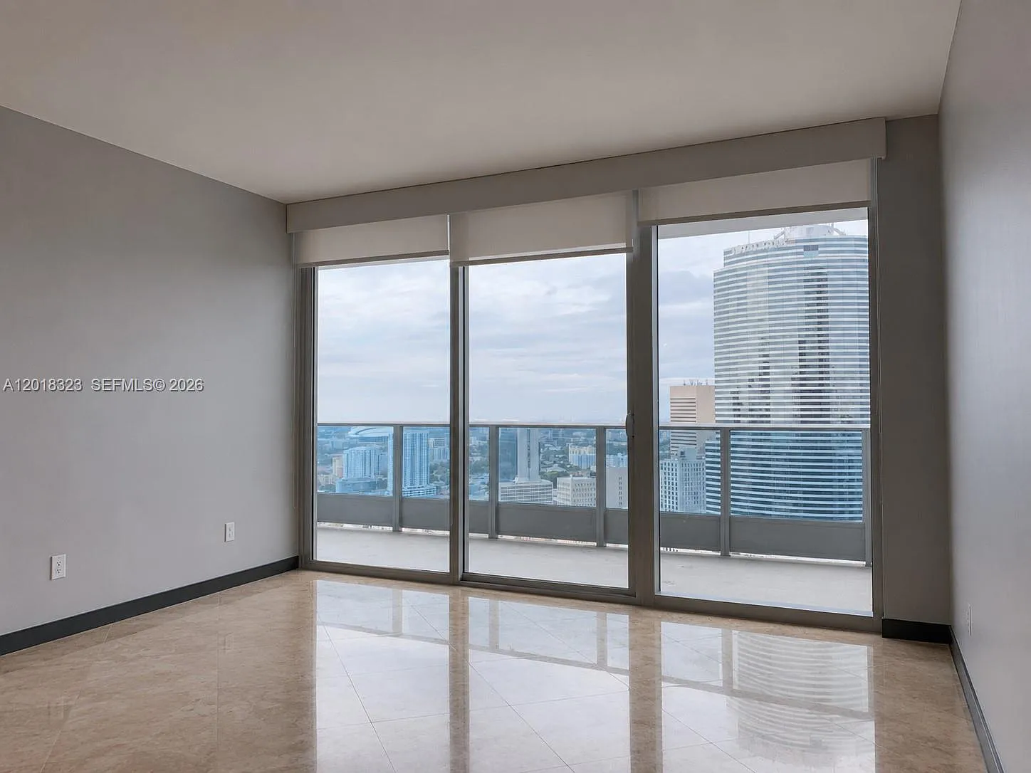 1 bed, 1.5 bath, 822 sqft, $4,200 — Photo 3