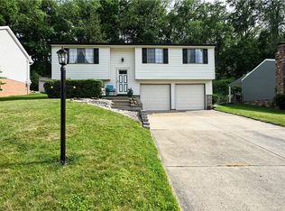 1264 Armstrong Dr, South Park, PA 15129