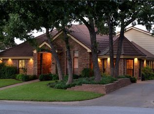 3136 Oakdale Dr, Hurst, TX 76054