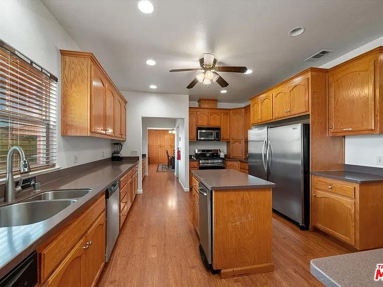 220 Hans Pl — Photo 14