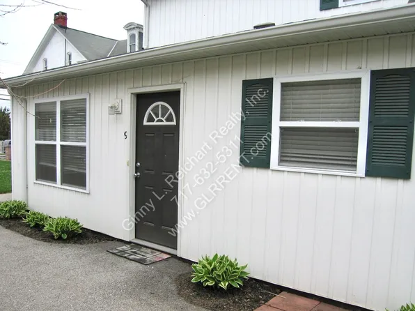 558 Broadway APT 9, Hanover, PA 17331