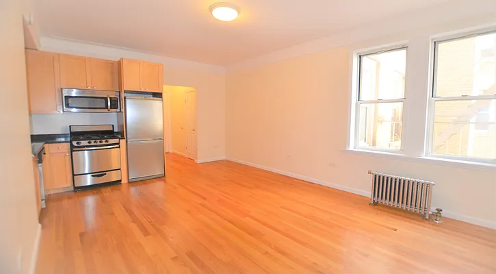 Rented by Manhattan Realty Group | media 9