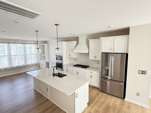 5th image of 920 Mary Max Dr Suite 103