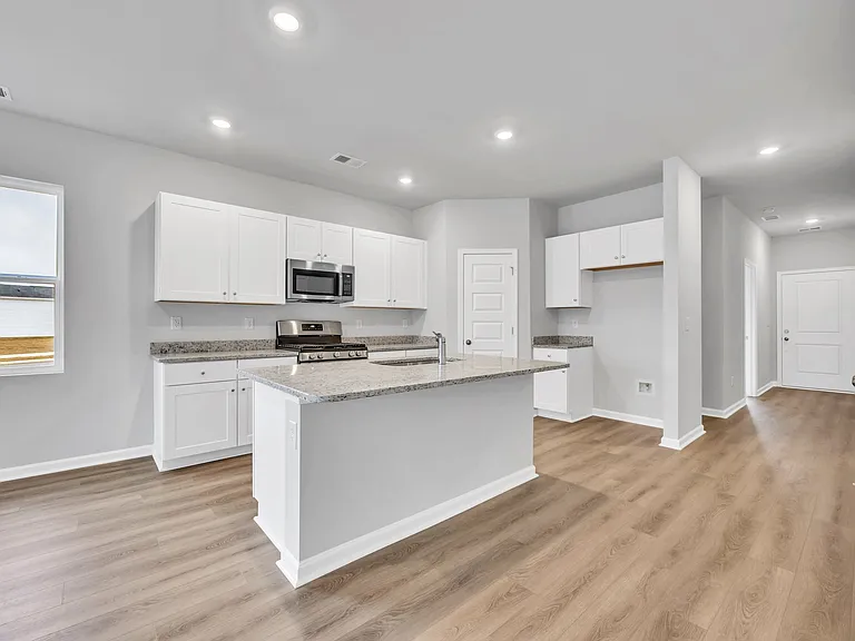 138 Talladega Dr — Photo 30