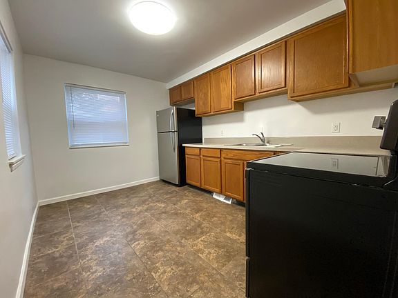 4th image of 24720 Cloverlawn St