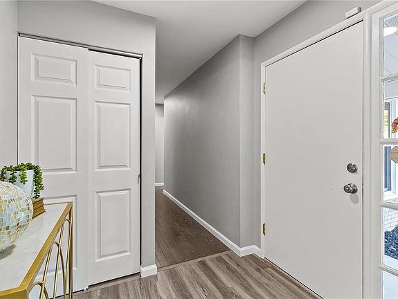 4th image of 195 Broadmere Dr