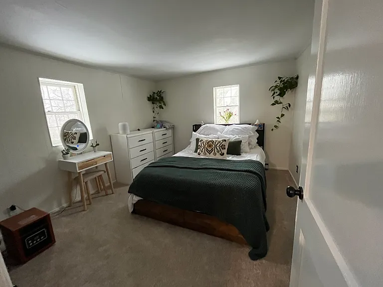 1748 Stony Point Rd — Photo 6