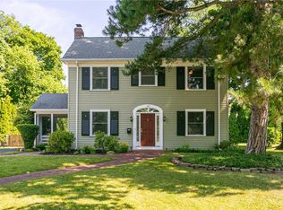 76 Rogers Pkwy, Rochester, NY 14617