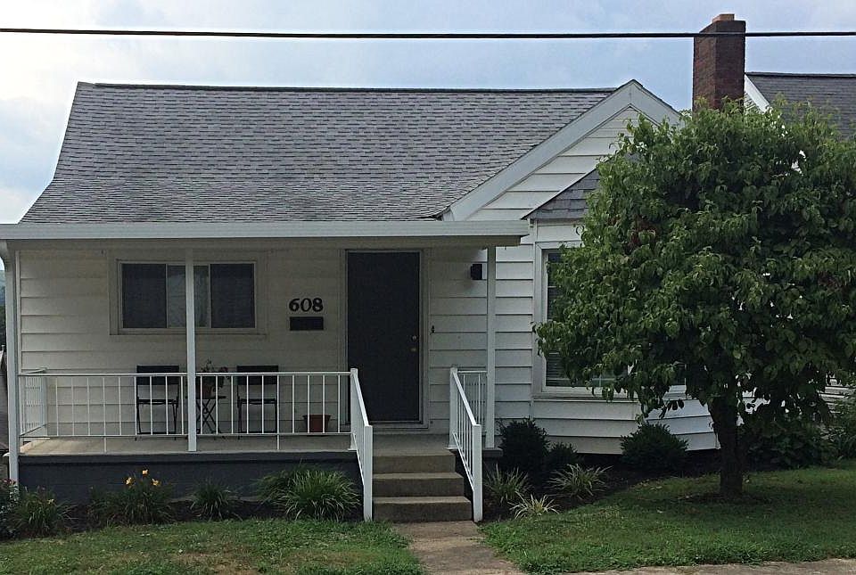 1st image of 608 6th St