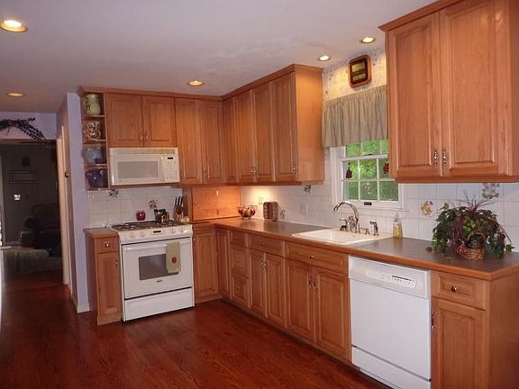 Spacious Kitchen