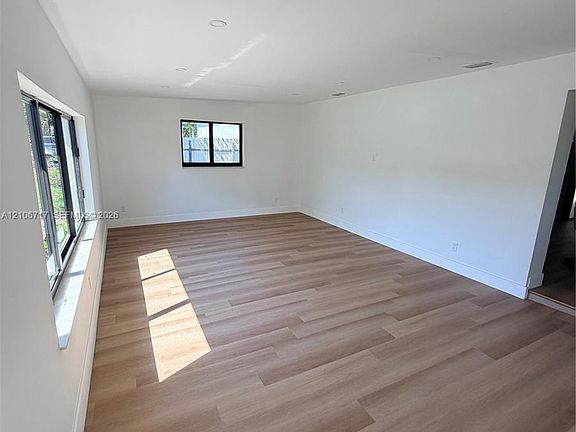 2nd image of 6811 Thomas St