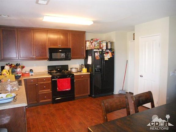 3rd image of 84098 La Jolla Ave