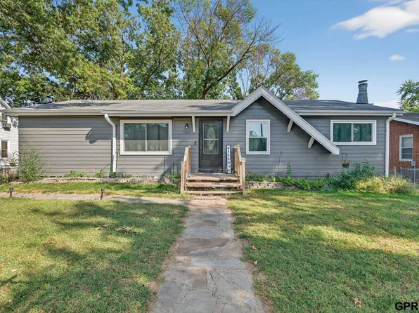 7207 S 21st St, Bellevue, NE 68147