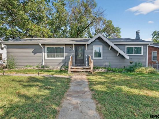 7207 S 21st St, Bellevue, NE 68147