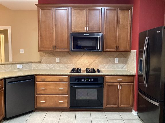 4th image of 9120 Rose Ct