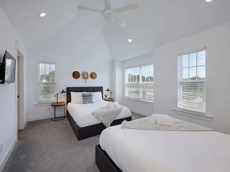 6511 Robertson Ave #1 — Photo 10